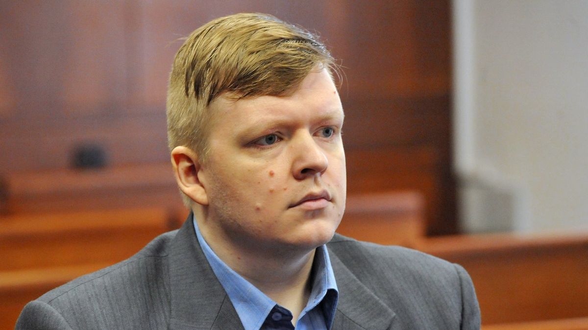 NEW: 🇨🇿 Czech police have reportedly arrested darknet founder Tomas  Jirikovsky in connection with a $45 million Bitcoin bribery scandal that  led to the resignation of former Justice Minister Pavel Blazek.