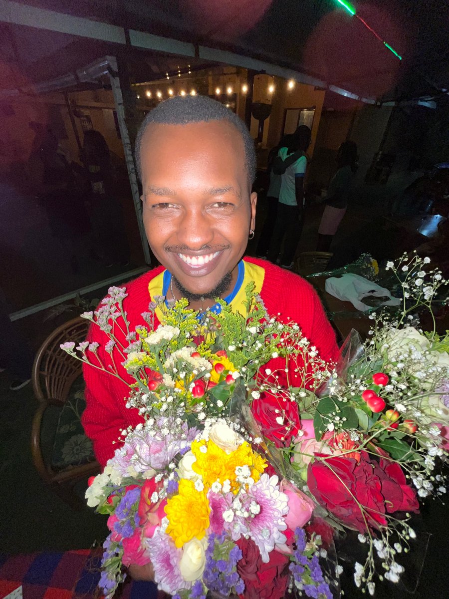 MeetMeKe's tweet photo. 0.5 faces and flowers at Meet Me Book Club last month. Meet Me festival is coming up in a few weeks and we can’t wait to have everything Meet Me has been up to in one weekend!
https://t.co/99Wb1Cg6cK https://t.co/X2lVCP7n8K