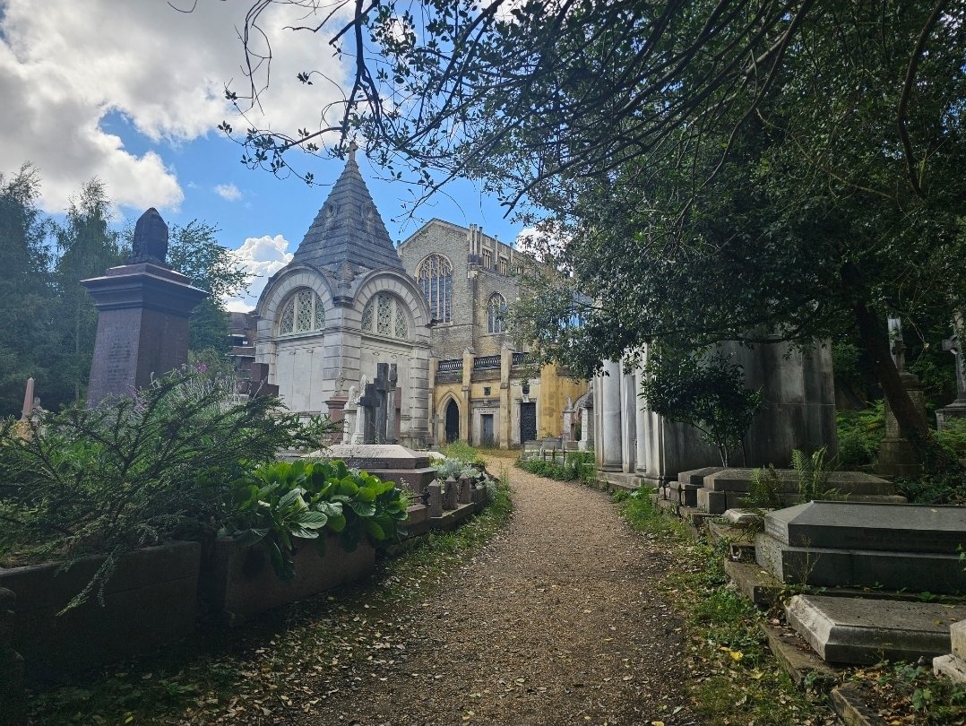 Lorraine tweet media