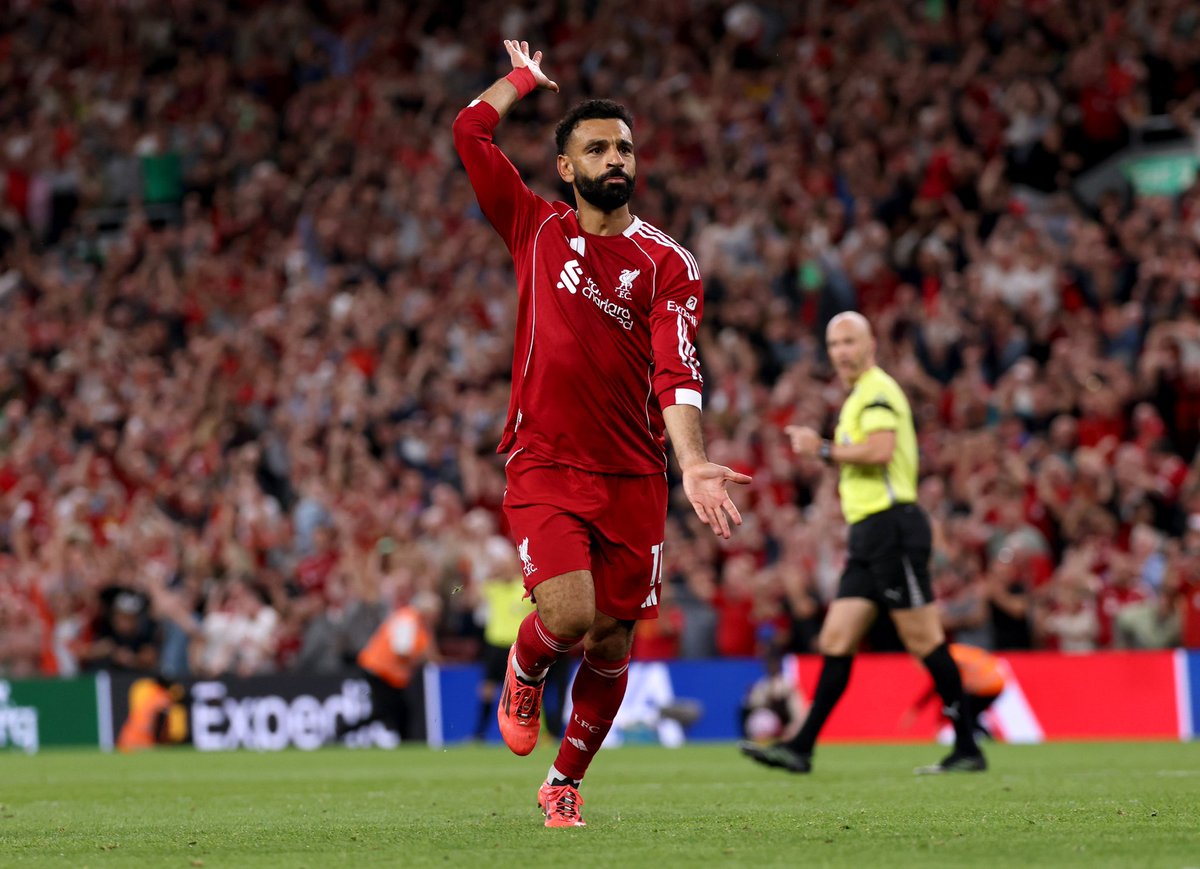 MwijukaKbmk's tweet photo. For the Love of the Game.! +3 ❤️
Up the Reds ❤️ #Anfield #LFCBOR
#YNWA ❤️ 🔥😉 https://t.co/RSEeCxxcx4