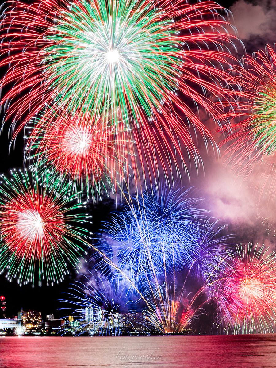 空に咲いて水に踊る、琵琶湖の夏夜。