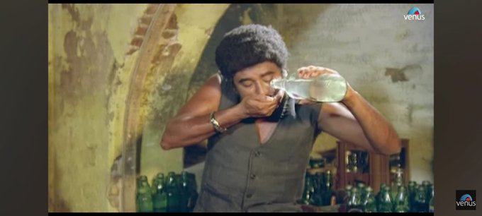 parthispeaks's tweet photo. Ass....le @actorvijay does this for 10000th time!

MFAH ba....d for a reason!
#Coolie 

Original.                              Shameless
                                                 copy https://t.co/2izVZTUCxX