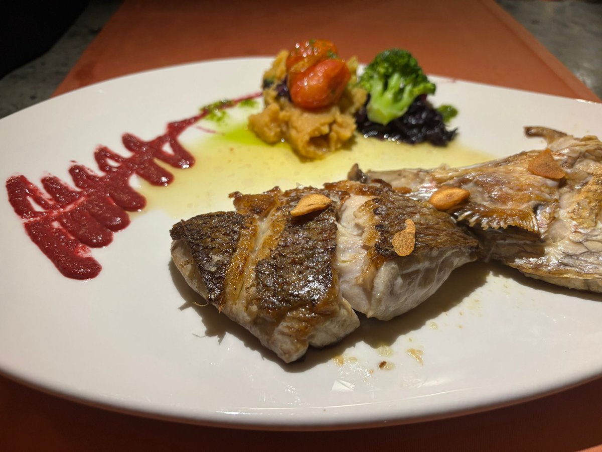 Si habéis venido al Arcanis, ¡seguro que ya lo conocéis! Si no, ¿a qué esperáis?

El restaurante Bonito Verde, un clásico de Suances.

Pescados, arroces, carnes, mariscos... ¡de todo para elegir! Frente al paseo marítimo, a menos de 5 minutos del evento.

#ArcanisInfinityXXII
