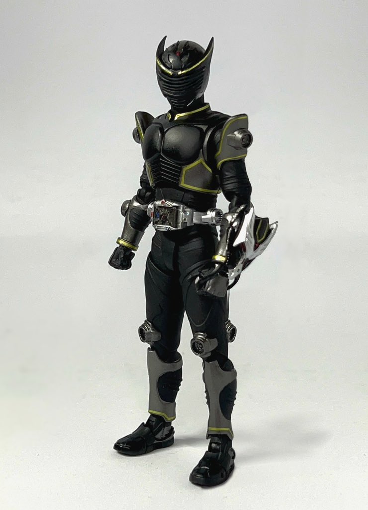 真骨彫製法 仮面ライダー龍騎を改造して、仮面ライダーリュウガ を作り