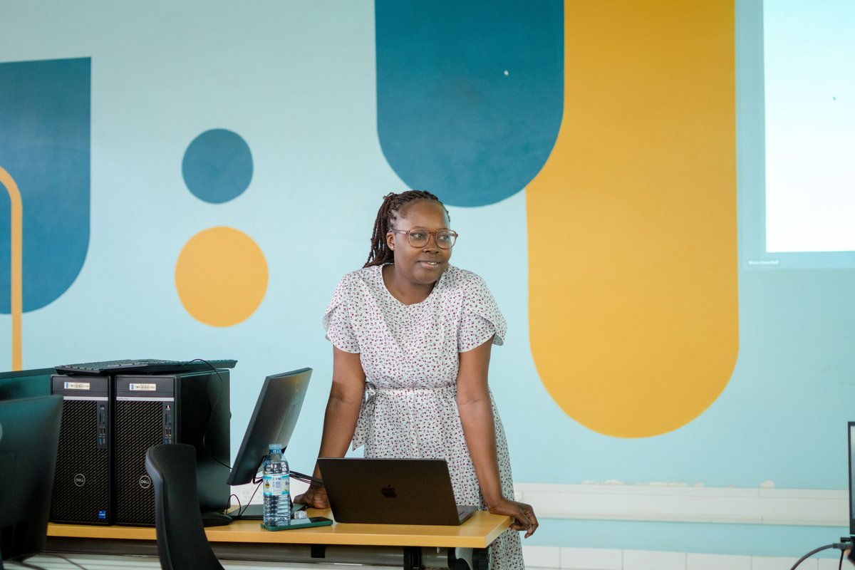 kyandaks's tweet image. Containerization session is ON 🚀
Our guest speaker, Maria Nanfuka is diving into getting started with containers: Docker, Kubernetes and Best Practices.
Session has technical demos as well as it is interactive with attendees asking questions on the go.

#KampalaDevopsCommunity