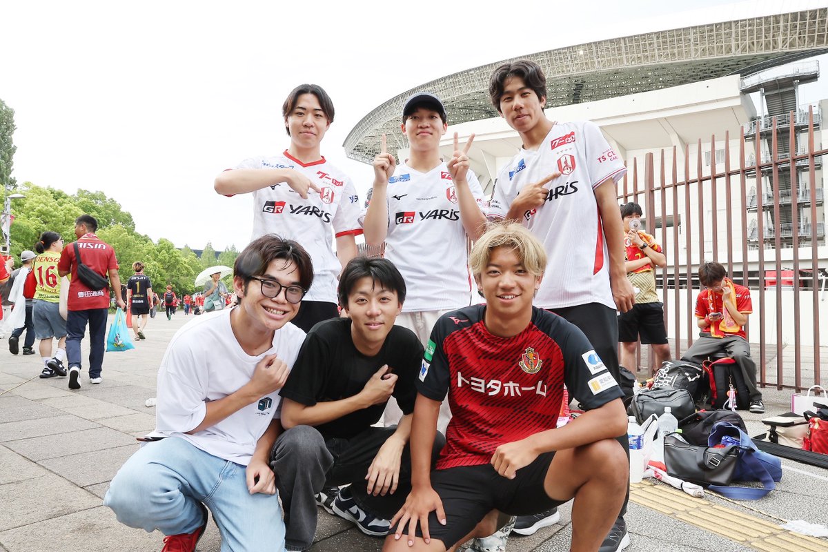 nge_official's tweet photo. アウェイの地に駆けつけていただいたグランパスファミリーの皆さん🔴🟡

今日も熱い後押し、応援をよろしくお願いします🤜🤛

#grampus
#グランパス https://t.co/Q6uhUxpTUw