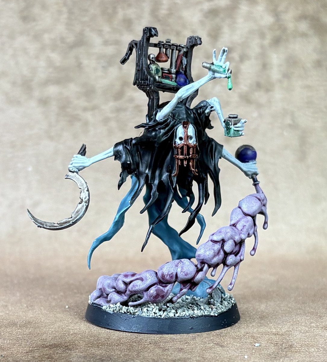 It almost feels like Halloween, as our reviews of both the #Nighthaunt and #FleshEaters Battletomes are now live! We also have unboxing videos for both of the new minis! #adwip #WarhammerCommunity #newaos spruesandbrews.com/2025/08/16/fle…