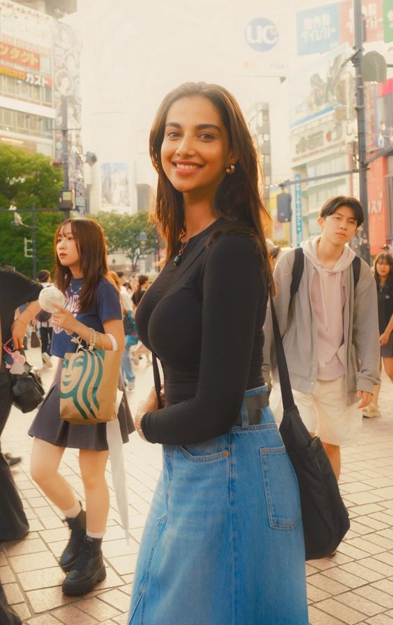 GydkL7eXwAAwEr5?format=jpg&name=900x900