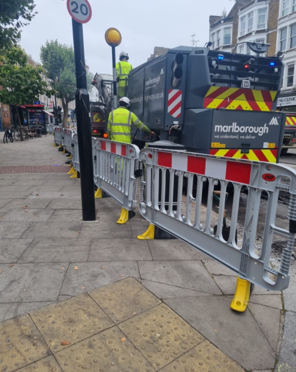 WestHampsteadNW's tweet photo. 🚨 West Hampstead Traffic News: 
West End Lane is closed for resurfacing. Buses on diversion from #WestHampstead tube station and up Fortune Green Rd, check @TfL for diversion routes. https://t.co/P6jgiJ5pSz