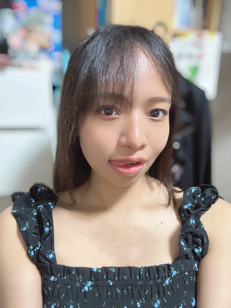 田舎のおばあちゃんちですいか食べてそう。