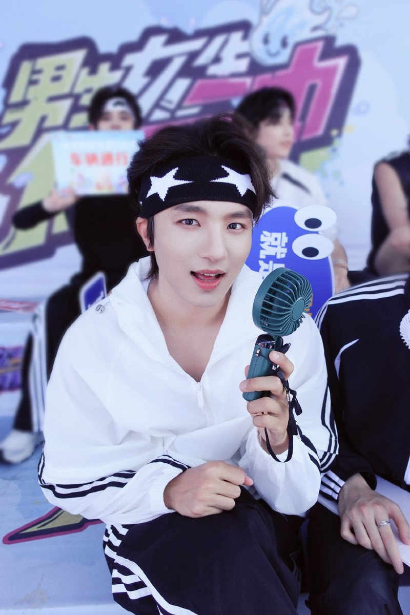 momentianyi's tweet image. #LuoYan #罗言
#LiXijie #李曦杰
#HuangWenjin #黄文锦
#CIIU #CLOSERTOYOU  
#奔赴少年 #奔赴少年CIIU #JYP