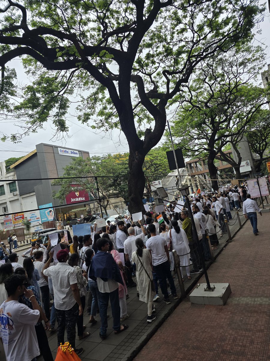 Biswajeet0912's tweet image. #SaveDelhiNCRDogs #nodogsnovote Shame that in a BJP ruled state we are demolishing Ahimsa a core pillar of Hinduism

@narendramodi ji with folded hands we are praying pls intervene and stop this Mayhem, without compassion we lose the right to call ourselves Sanatani