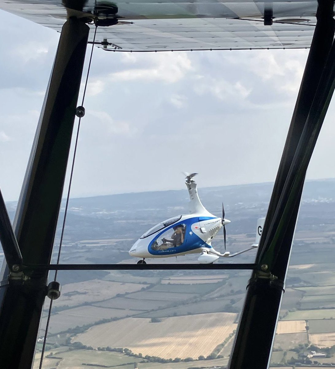 PilotHusky's tweet photo. On our way to dinner in the #AviatHusky in the company of the #Autogyro and then returning home towards a beautiful sunset. Hopefully captured by the Go Pro. https://t.co/y5hFCJoEZc