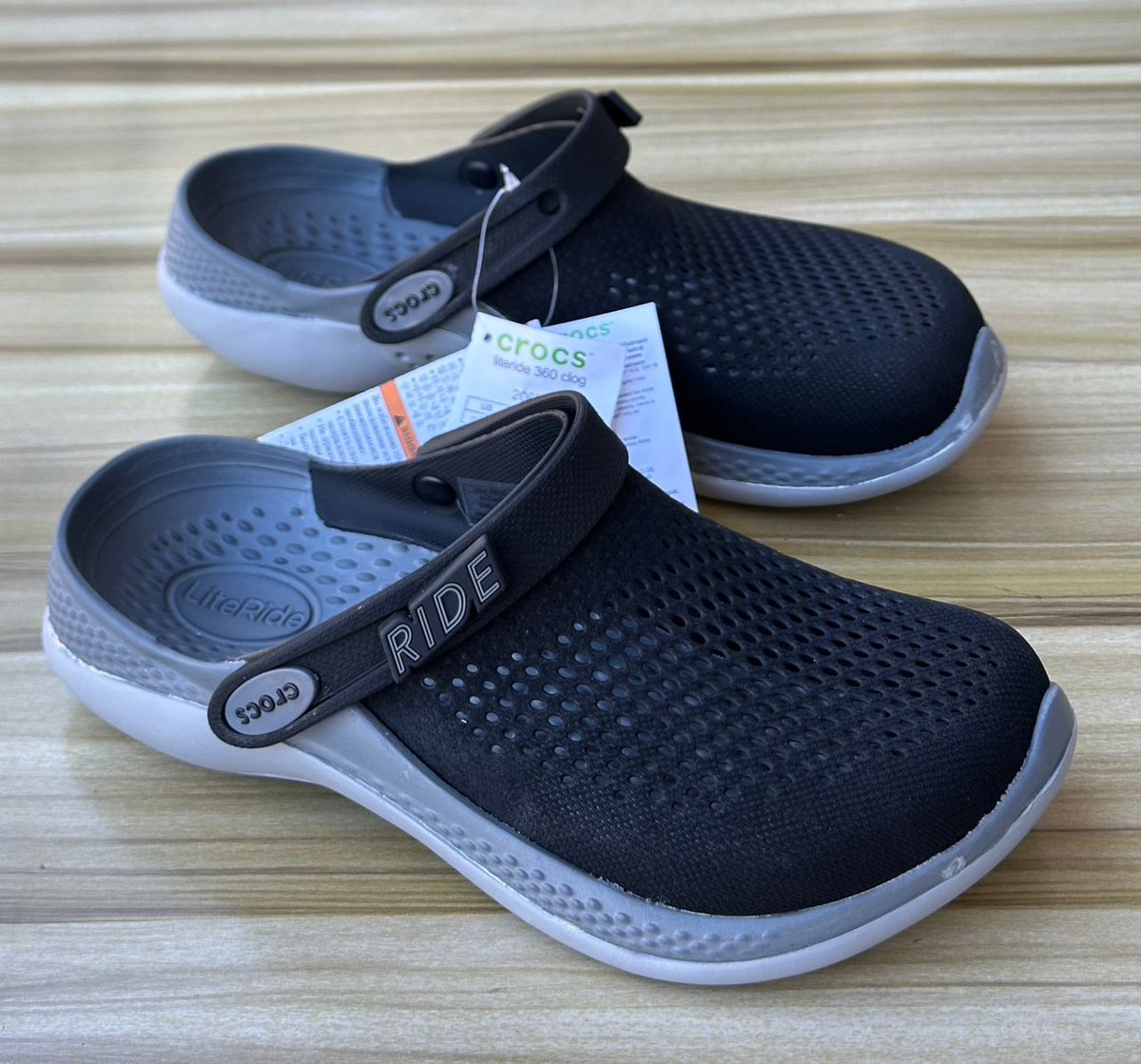 X_gee9's tweet image. CROCS ORIGINAL KWA BEI NAFUU 

🏷 Bei:  40,000/= 

📐 Size:  37. 38. 39. 40. 41.42.43.44 &amp;amp; 45

📍 Location:   Kariakoo Msimbazi, Karibu na Bank ya NMB 

📞 Piga/WhatsApp: +255 769 996 448