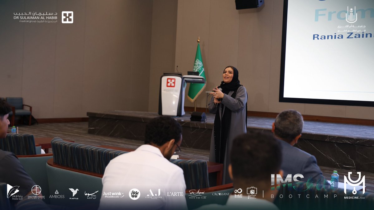 Medicineteam1's tweet photo. Day 1 is highlighted by engaging professional lectures that spark discussions and provide valuable insights for all attendees! ✨

#IMSBootcamp https://t.co/6zofn6WL6s