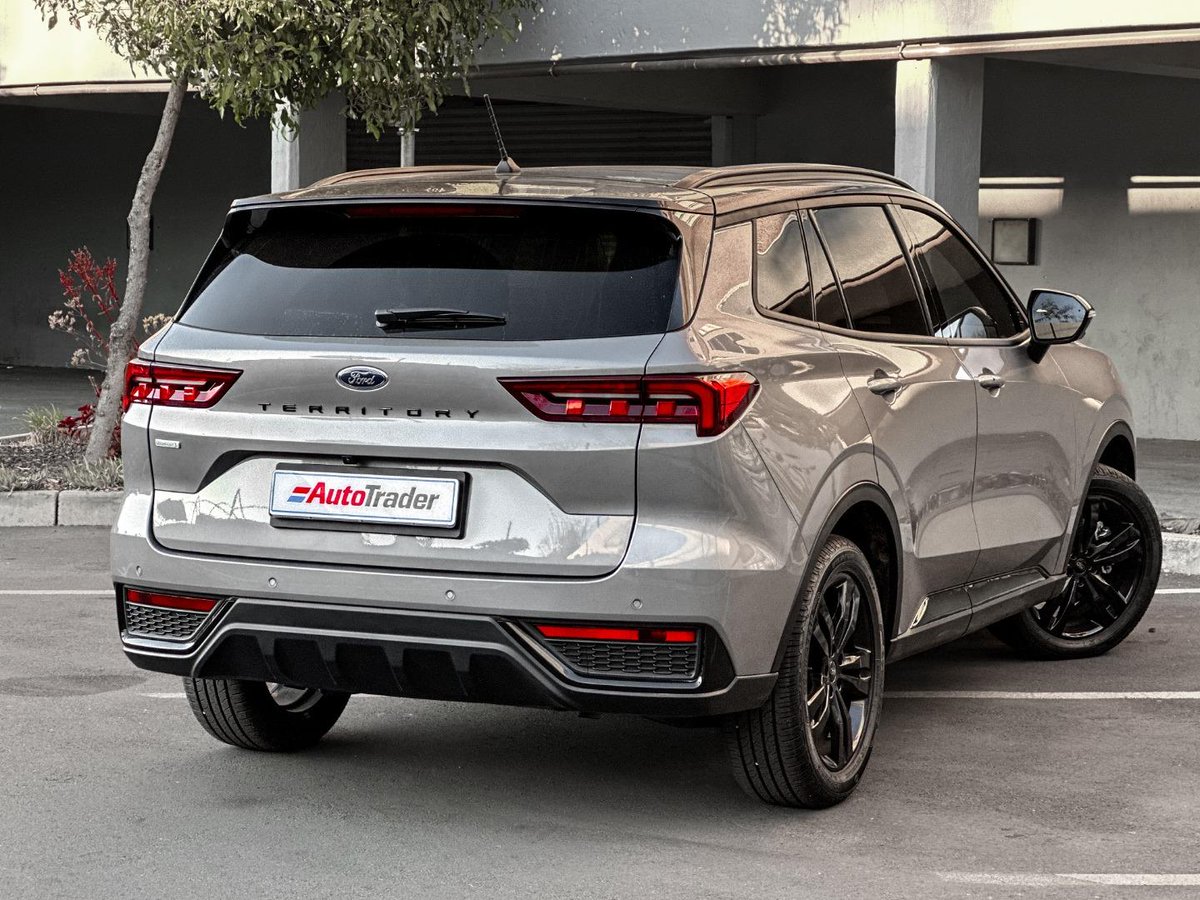 AutoTraderSA's tweet image. We drove the Ford #Territory Dark Edition recently. Would you pay over R700 000 for a Territory? bit.ly/FordTerritoryD…