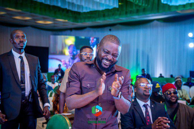 Woye (@woye1) on Twitter photo Happy birthday <a href="/DOlusegun/">Daddy D.O🇳🇬</a> a man of people, hardworking and humble.
2: I celebrate you
3: God bless your new age. Happy birthday <a href="/DOlusegun/">Daddy D.O🇳🇬</a> a man of people, hardworking and humble.
2: I celebrate you
3: God bless your new age.