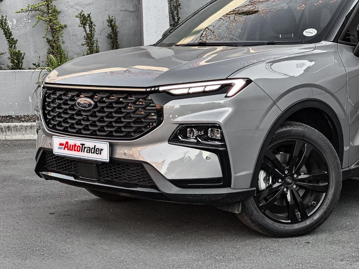 AutoTraderSA's tweet image. We drove the Ford #Territory Dark Edition recently. Would you pay over R700 000 for a Territory? bit.ly/FordTerritoryD…