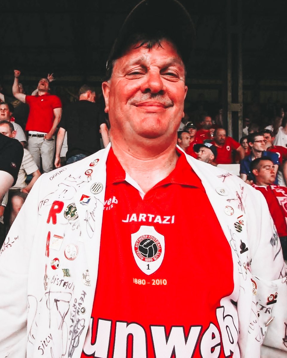 De Rood-Witte familie is in rouw. ✨

Guido Acke, alom bekend als 'den Gino', is overleden. Hij was één van de bekendste en vurigste fans van onze club. Altijd op post, altijd op de eerste rij. Bij thuismatchen én op verplaatsing.

Gino, we zullen je aanwezigheid en steun missen.