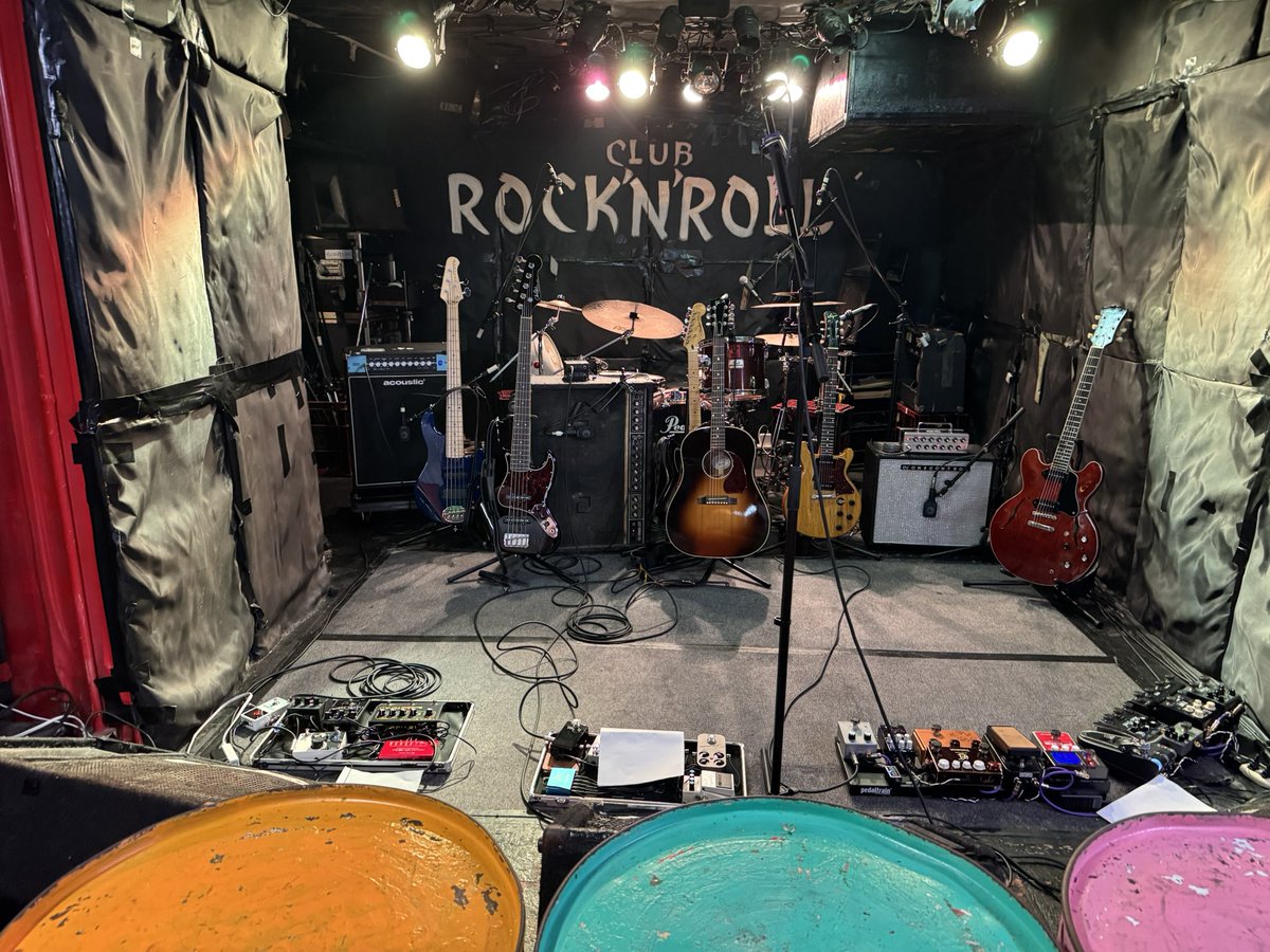 sag1_39's tweet photo. 楽器屋か？ https://t.co/vS9KZfjH8l