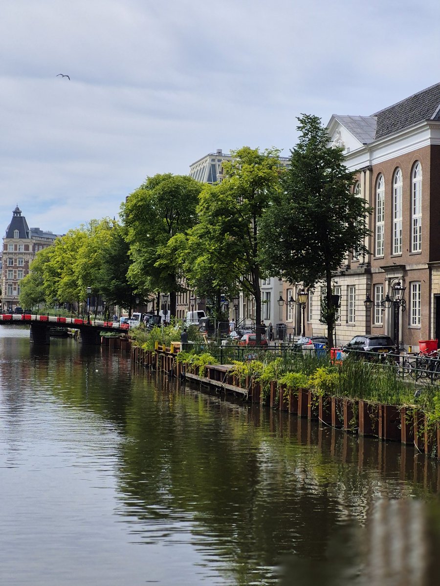 Hüzün geriye kalandır.
Ulus Baker