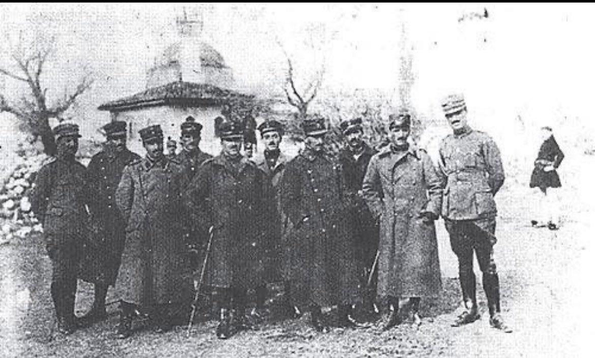 Η Νέα Κάθοδος των Μυρίων – Το Έπος της Ανεξάρτητης Μεραρχίας

Σαν σήμερα, 16 Αυγούστου του 1922, ξεκινά ένα από τα πιο συγκλονιστικά κεφάλαια της νεότερης ελληνικής ιστορίας. Η Ανεξάρτητη Μεραρχία, επίλεκτος σχηματισμός που είχε συγκροτηθεί τον Ιούλιο του 1921 με αρχική αποστολή