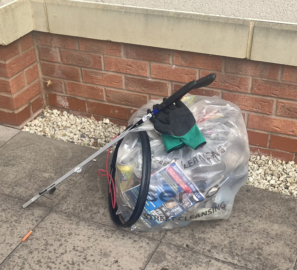 Councillor Simon Hackett (@councillorsimon) on Twitter photo Just finished my regular Saturday morning litter pick in my own street of Brookside. Why don’t you adopt your street? If you are interested Litter Watch can supply you with everything you need.
COYB’s ⚽️
<a href="/Litterwatch1/">Litter Watch</a> Just finished my regular Saturday morning litter pick in my own street of Brookside. Why don’t you adopt your street? If you are interested Litter Watch can supply you with everything you need.
COYB’s ⚽️
<a href="/Litterwatch1/">Litter Watch</a>