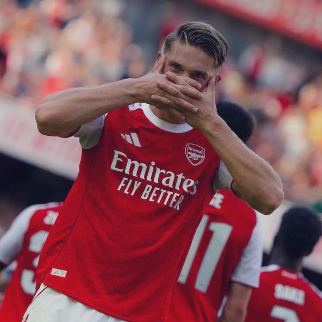 Fabrizio Romano (@fabrizioromano) on Twitter photo ❤️🤍 Mikel Arteta: “My first phone call with Gyökeres... I wanted to just look at his reaction. He said: Arsenal, that’s my dream!”, told <a href="/MenInBlazers/">Men in Blazers</a>.
“I feel his security, dominance, arrogance to say on the pitch: don’t worry, I will do it”. ❤️🤍 Mikel Arteta: “My first phone call with Gyökeres... I wanted to just look at his reaction. He said: Arsenal, that’s my dream!”, told <a href="/MenInBlazers/">Men in Blazers</a>.
“I feel his security, dominance, arrogance to say on the pitch: don’t worry, I will do it”.