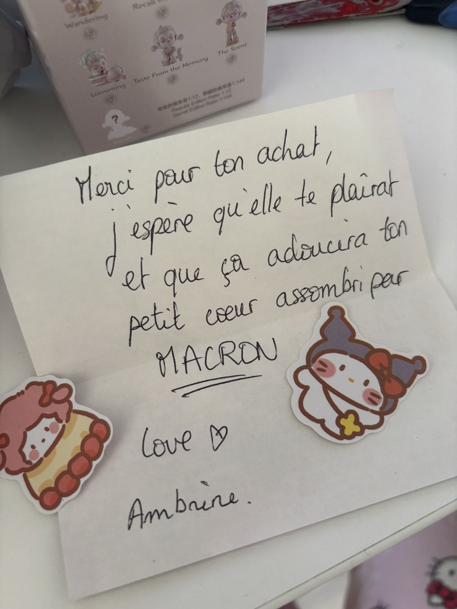 MDRR REGARDEZ LE PETIT MOT QUE J’AI EU DANS MA COMMANDE VINTED 🙏🏻 #fuckmacron