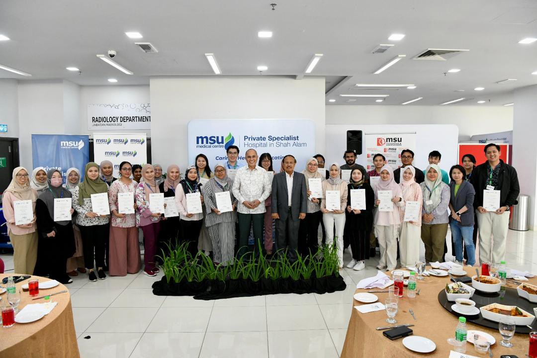 Mohd Shukri Ab Yajid (@mohdshukriyajid) on Twitter photo Delighted to officiate the closing of <a href="/msumcmalaysia/">MSU Medical Centre</a>'s flagship "Meet the Experts" program — a platform that brings together experts and GPs for meaningful knowledge exchange, advancing professional growth and strengthening healthcare practice. #caringhealingeducating Delighted to officiate the closing of <a href="/msumcmalaysia/">MSU Medical Centre</a>'s flagship "Meet the Experts" program — a platform that brings together experts and GPs for meaningful knowledge exchange, advancing professional growth and strengthening healthcare practice. #caringhealingeducating