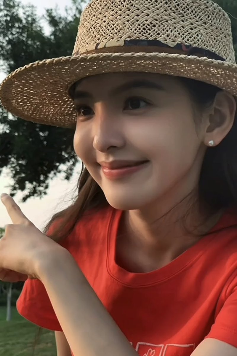 👒🌺❤️
