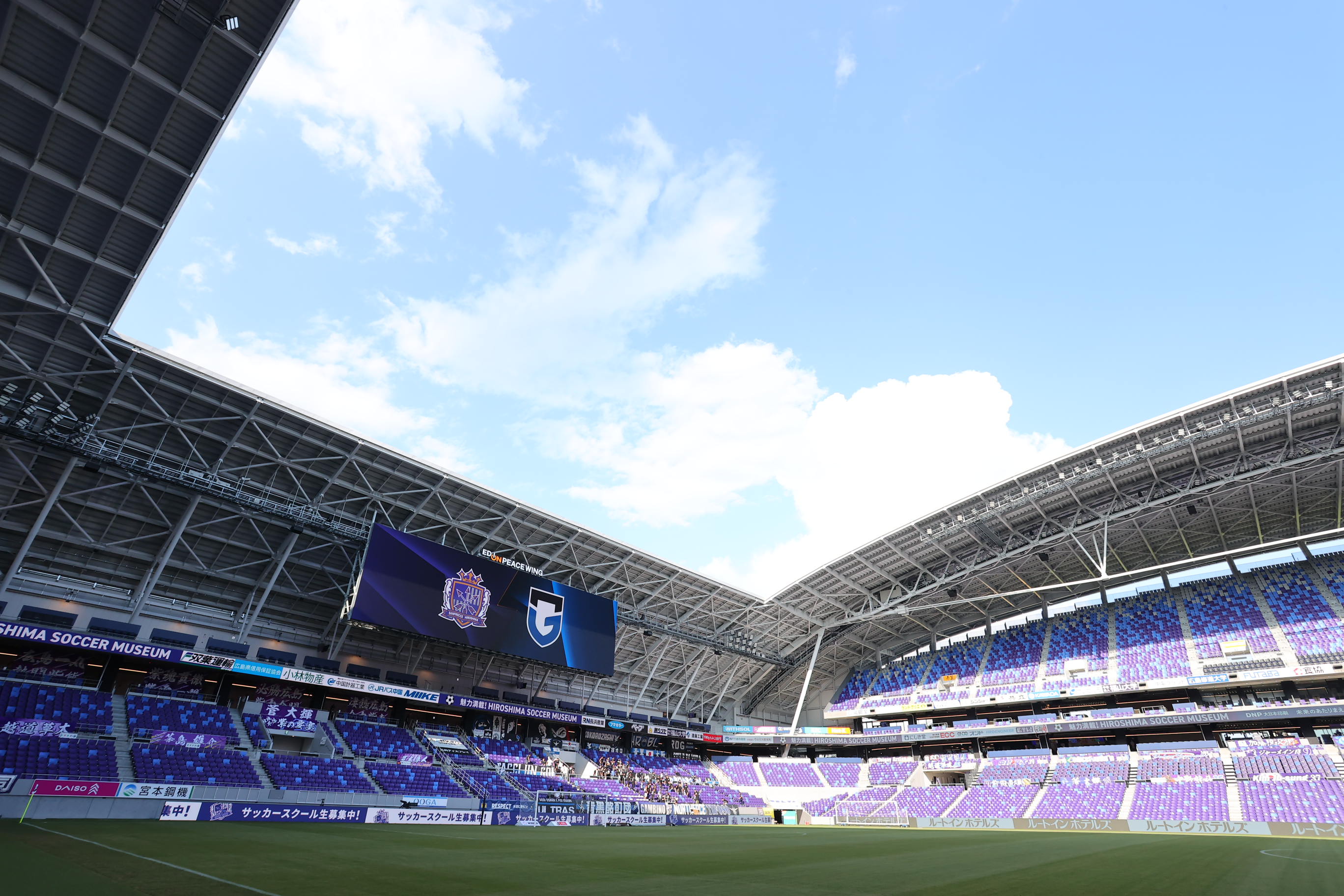 ガンバ大阪 吹田スタジアムこけら落としマッチ クリスタル 記念