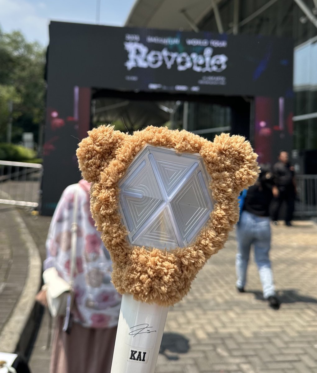 kaivengers's tweet photo. syppp menonton baekhyun reverie ngacunggg☝🏻
#BAEKHYUNinJakarta #ReverieJAKARTA https://t.co/TWSVbAygi6