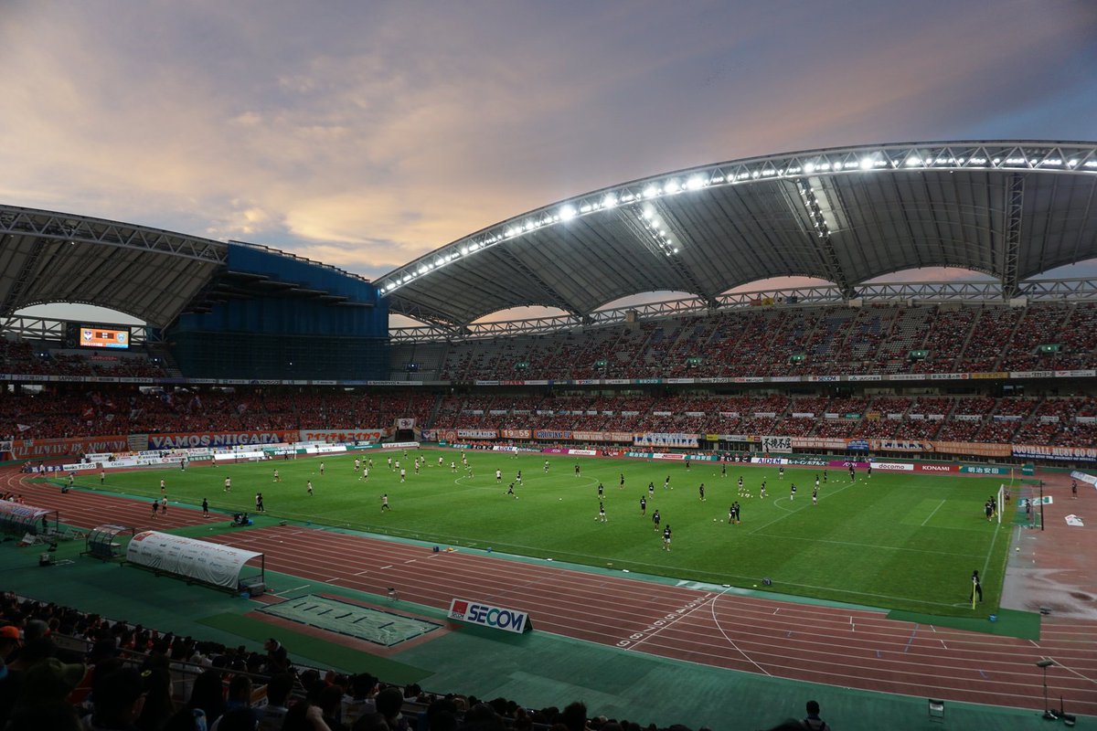 frontale_jp's tweet photo. 念願のデンカビッグスワンスタジアムに到着😄
これで23年前に果たせなかった国内の日韓W杯開催スタジアムすべてに行くことができた😎
2002年当時はまだフロサポする前だったけど、フロンターレにココに連れてきてもらい感慨深い...
何がなんでも勝ち点3を土産に川崎に戻るのです❗

#フロサポ新潟の陣 https://t.co/ZH7TS6P7jD