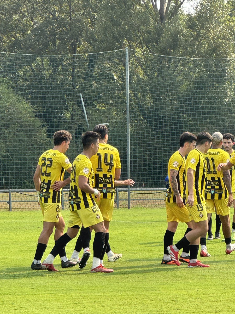 Caudal Deportivo (@caudaldemieres) on Twitter photo Jairo culmina una buena jugada colectiva
<a href="/RealOviedo/">Real Oviedo</a> Vetusta 1️⃣🆚2️⃣ <a href="/caudaldemieres/">Caudal Deportivo</a>
#PretemporadaCaudalista
#ViveUnSueño #VivamosloJuntos Jairo culmina una buena jugada colectiva
<a href="/RealOviedo/">Real Oviedo</a> Vetusta 1️⃣🆚2️⃣ <a href="/caudaldemieres/">Caudal Deportivo</a>
#PretemporadaCaudalista
#ViveUnSueño #VivamosloJuntos