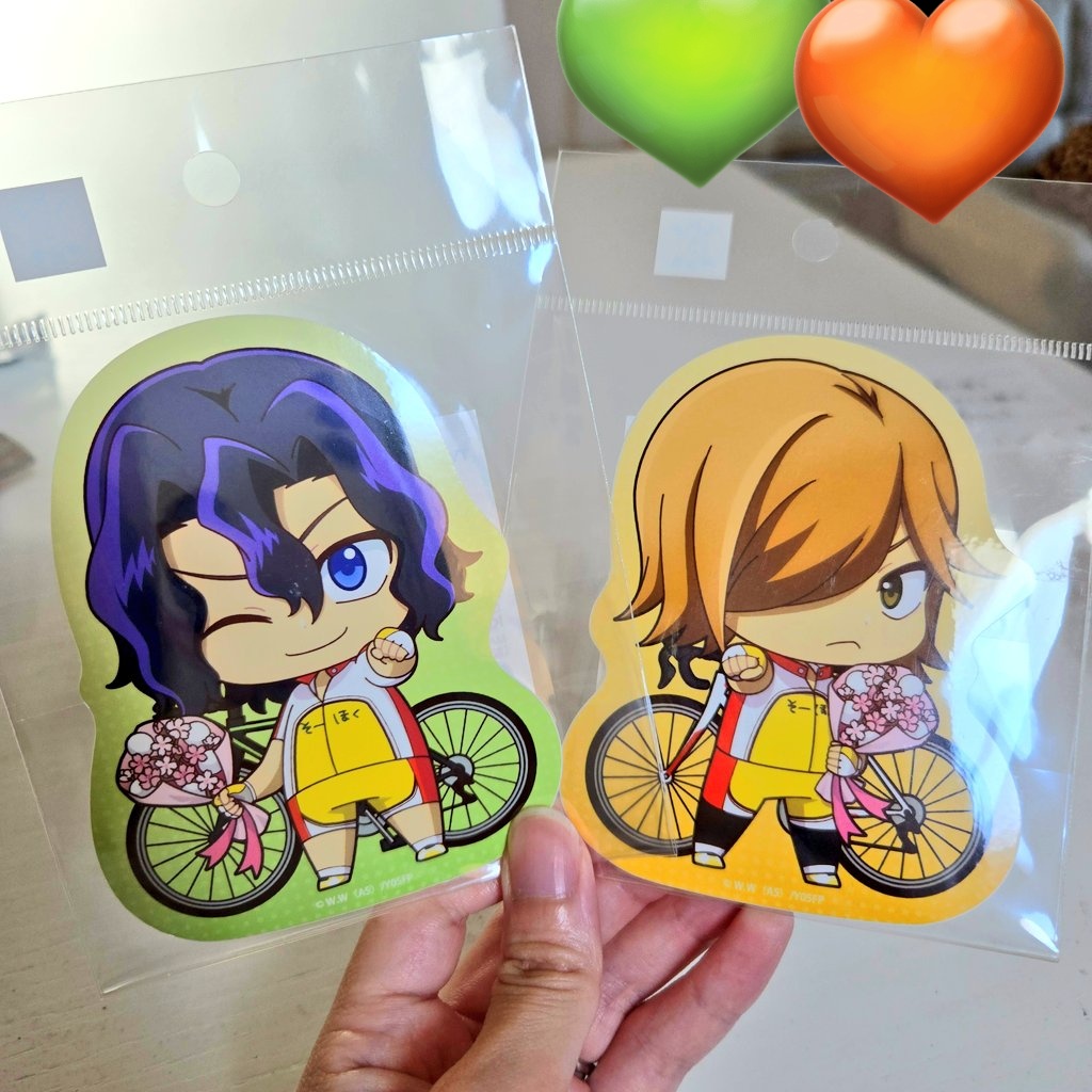 弱虫ペダ10周年展行ってきた。推しを近くで見られて最高だった。T2が対になる構図(靴紐を結んでる&amp;手を差しのべてる)になっててさらに泥沼にはまった。この2人どこまで私を沼にはめるんだ。深すぎてマントル行っちまうよ。