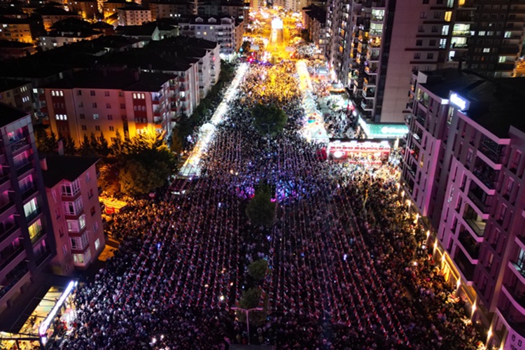 TUZFEST KONSERLERİ ALİ KINIK VE EBRU YAŞAR’LA BAŞLADI olay18.com/tuzfest-konser… 
<a href="/firattasolar/">M. Fırat Taşolar</a> <a href="/akbasogluemin/">Av. M.Emin AKBAŞOĞLU 🇹🇷</a> <a href="/ismailhakkiesen/">İsmail Hakkı Esen</a> <a href="/aliafrikaliali/">AFRİKALI ALİ 🇹🇷</a> @alikinikk <a href="/EbruYasarOnline/">Ebru Yaşar</a> #TuzFest #Konser