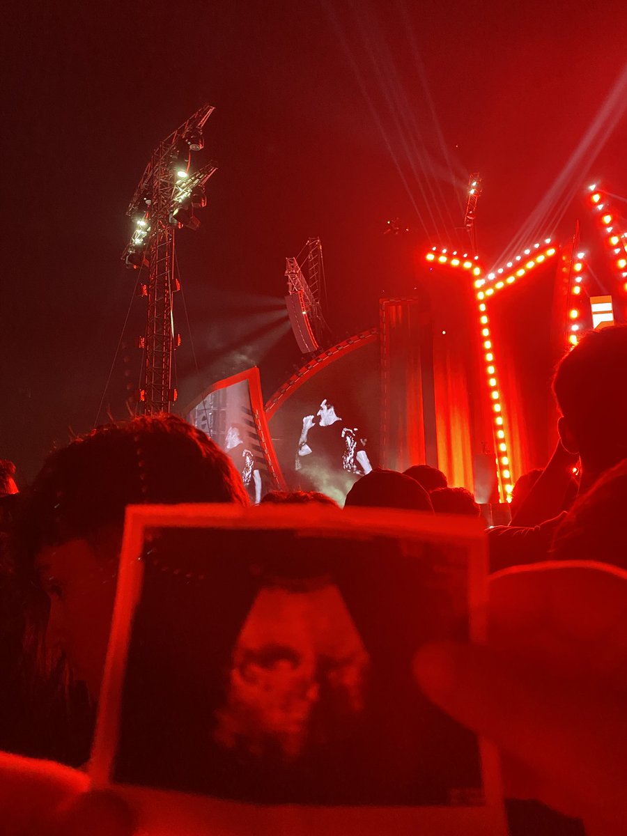 Dün akşam bebeğimizin ilk sago konseriydi mükemmeldi
Annesi gibi kızıda sago şarkılarıyla büyüyecek❤️❤️ <a href="/Sagopakajmerrap/">Sagopa Kajmer</a>