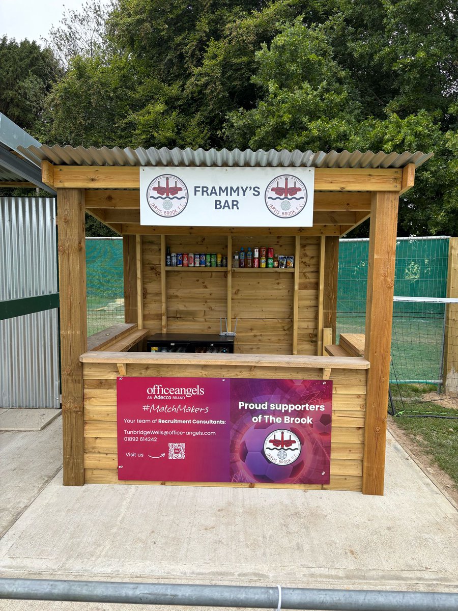 JARVISBROOKFC's tweet image. Today we unveil our new outside Bar, named after our club legend Chris Frampton and sponsored by Office Angels.
This masterpiece was built from scratch by our U10 Rovers Manager Steve Cooper.

If you want anything like this at home
drop us a line for his details.