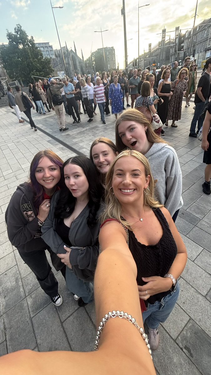 Miss Lynch (@misslynchmusic) on Twitter photo A fantastic evening at the opera with the H and AH music classes seeing Orpheus and Eurydice as part of the Edinburgh International Festival 🎵🎭 <a href="/CraigmountHS/">Craigmount High School</a> A fantastic evening at the opera with the H and AH music classes seeing Orpheus and Eurydice as part of the Edinburgh International Festival 🎵🎭 <a href="/CraigmountHS/">Craigmount High School</a>