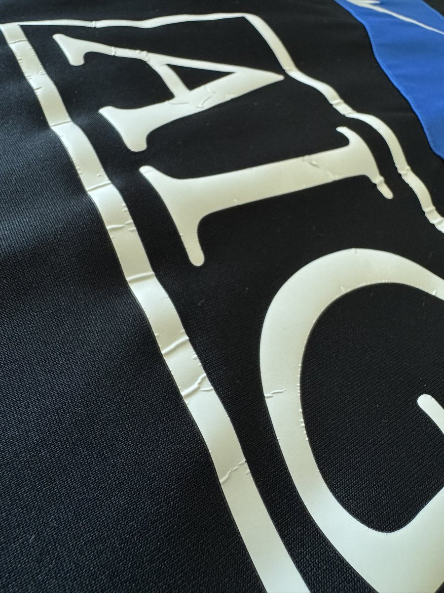 AaronWhite1878's tweet image. Fellow kit collectors, how do you deal with these type of issues? All my shirts are starting to get ruined like this. #kits #kitcommunity #MUFC