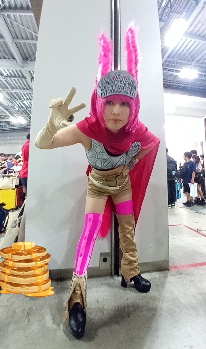 次はちゃんとマントに柄を入れたい
ちゃんと足元も確認して撮ろうね俺！
(放置ゴミに気付かなかったw)
#C106コスプレ