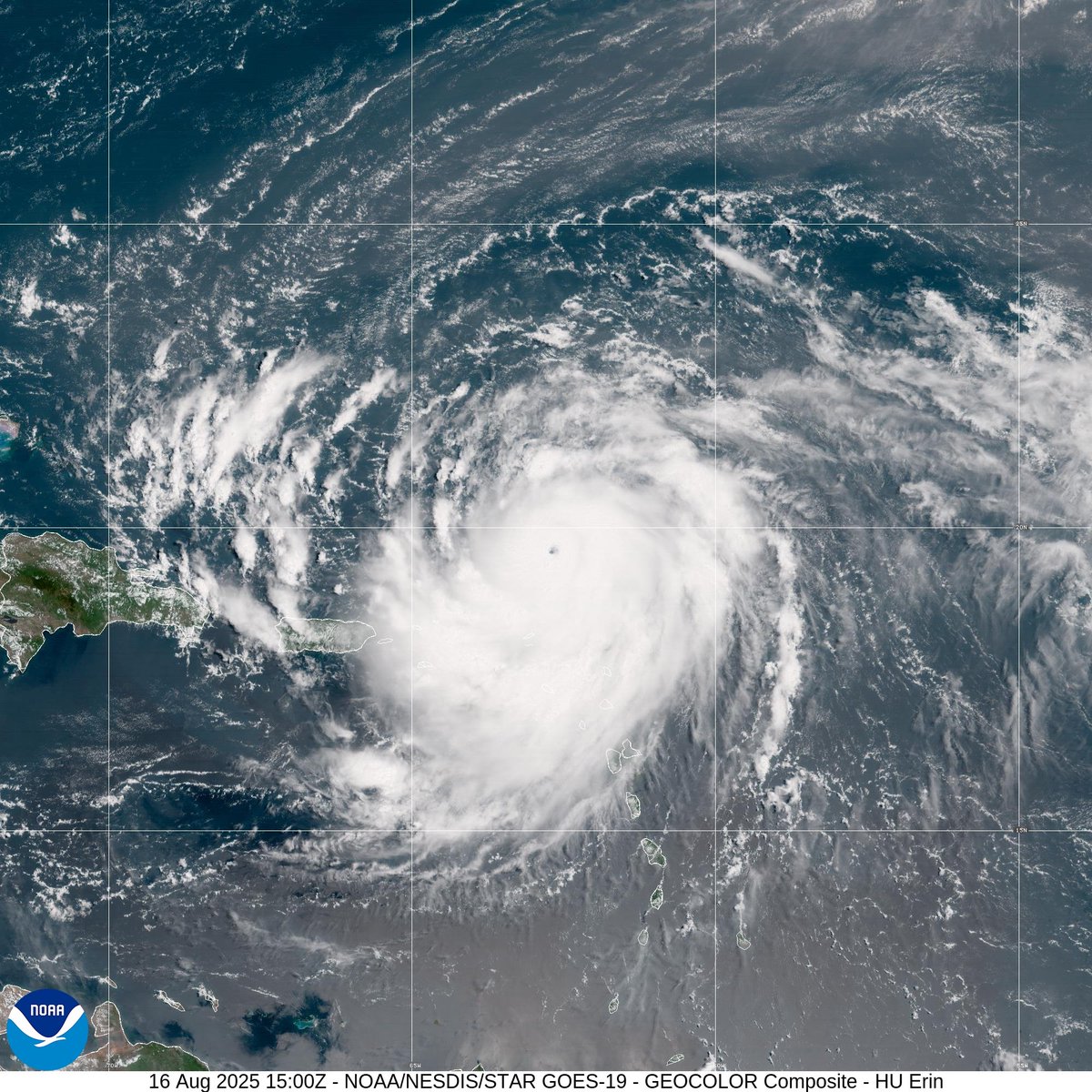 TemporadaCiclon's tweet image. 🚨BOLETÍN OFICIAL 11:30AM🚨
Es oficial: el Centro Nacional de Huracanes informa que #Erin se ha convertido en una mortifero Huracán de la categoría-5. #HuracanErin 
#TemporadaCiclonica2025
