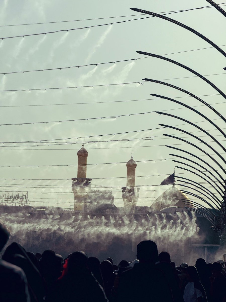 the_MRM22's tweet photo. این حسین کیست که همه عالم دیوانهٔ اوست💔 https://t.co/8v7qbxFpJY