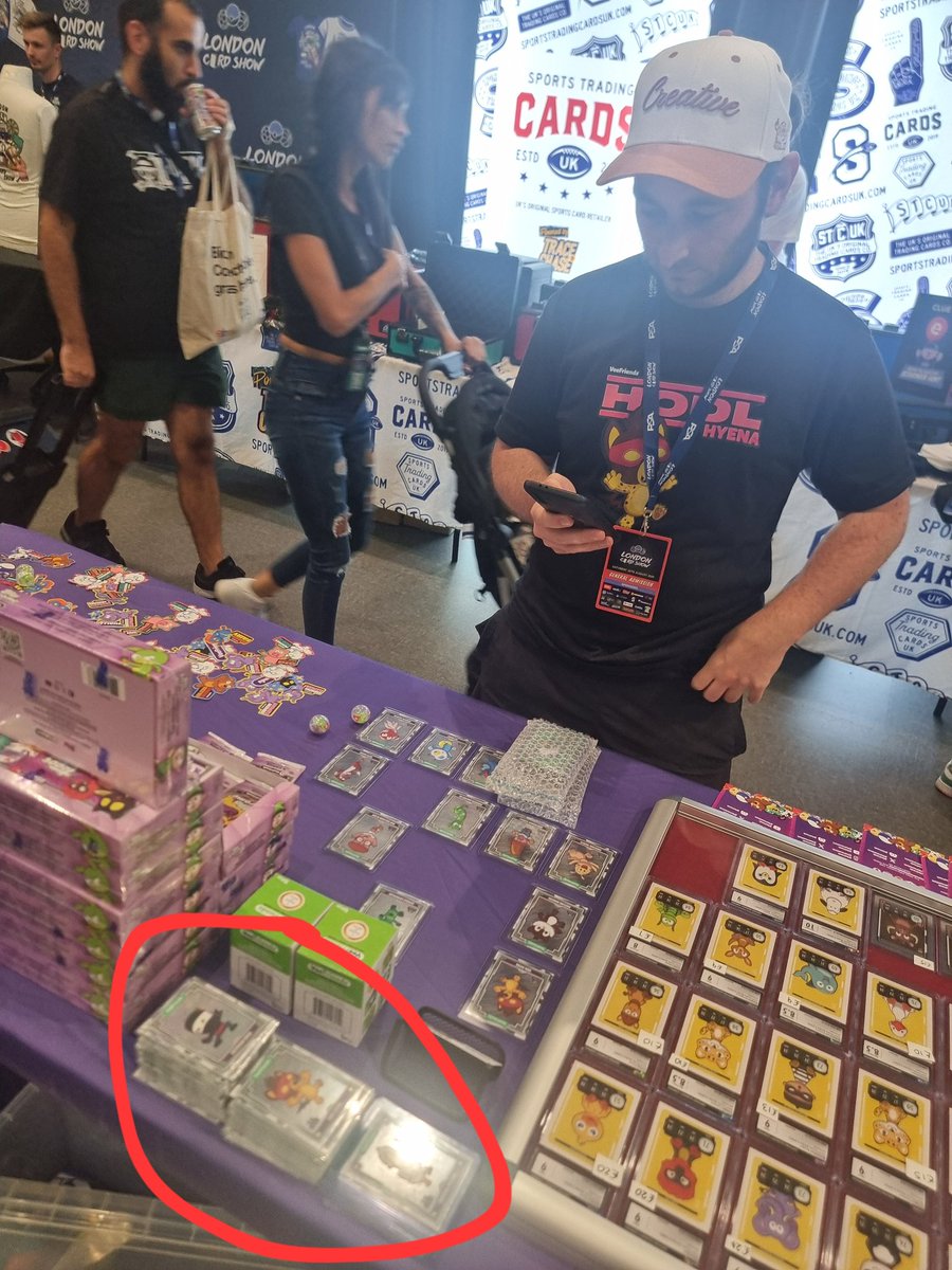 Burge (@burgeuk) on Twitter photo Shoutout to the legend that is <a href="/jonomcfall/">Jono2256</a> who has donated stacks of Topps Chrome singles to be given away at the London Card Show 🔥
Was definitely going to run out before the end of Sunday!
Thanks Jono!! 🫡❤️
<a href="/veefriends/">VeeFriends</a>
<a href="/garyvee/">Gary Vaynerchuk</a> Shoutout to the legend that is <a href="/jonomcfall/">Jono2256</a> who has donated stacks of Topps Chrome singles to be given away at the London Card Show 🔥
Was definitely going to run out before the end of Sunday!
Thanks Jono!! 🫡❤️
<a href="/veefriends/">VeeFriends</a>
<a href="/garyvee/">Gary Vaynerchuk</a>