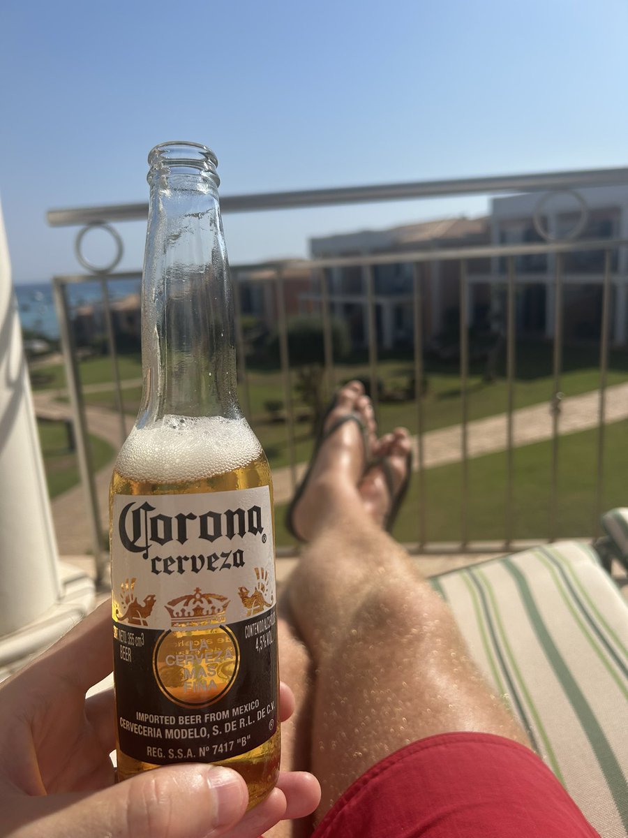 TorrieCallander's tweet image. The much balyhoo’d “balcony beer” @bootlegger1974