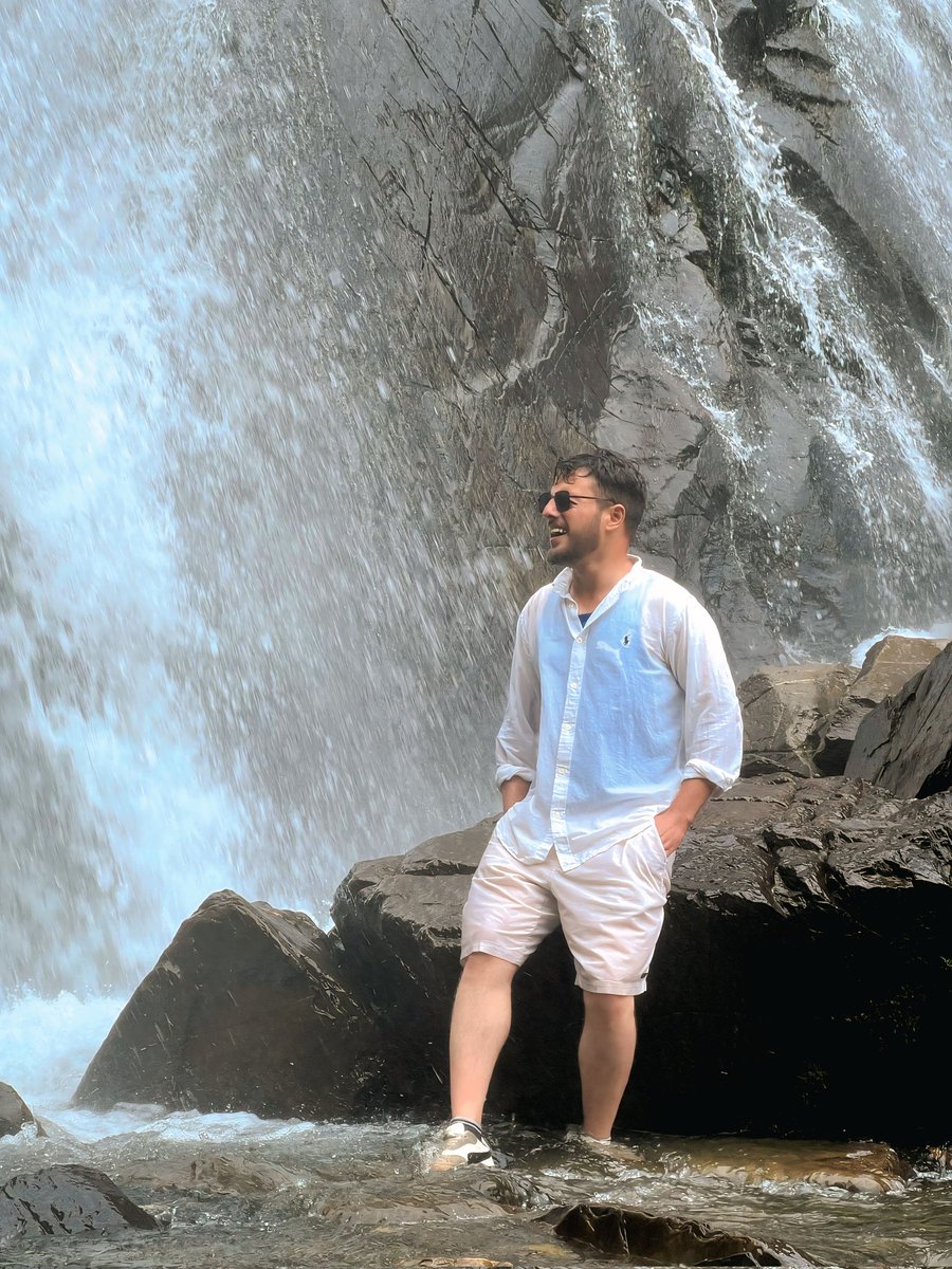 Where the whispers of mountains meet the songs of rivers
#warwanvalley 
#jammuandkashmir 
#Tourism
