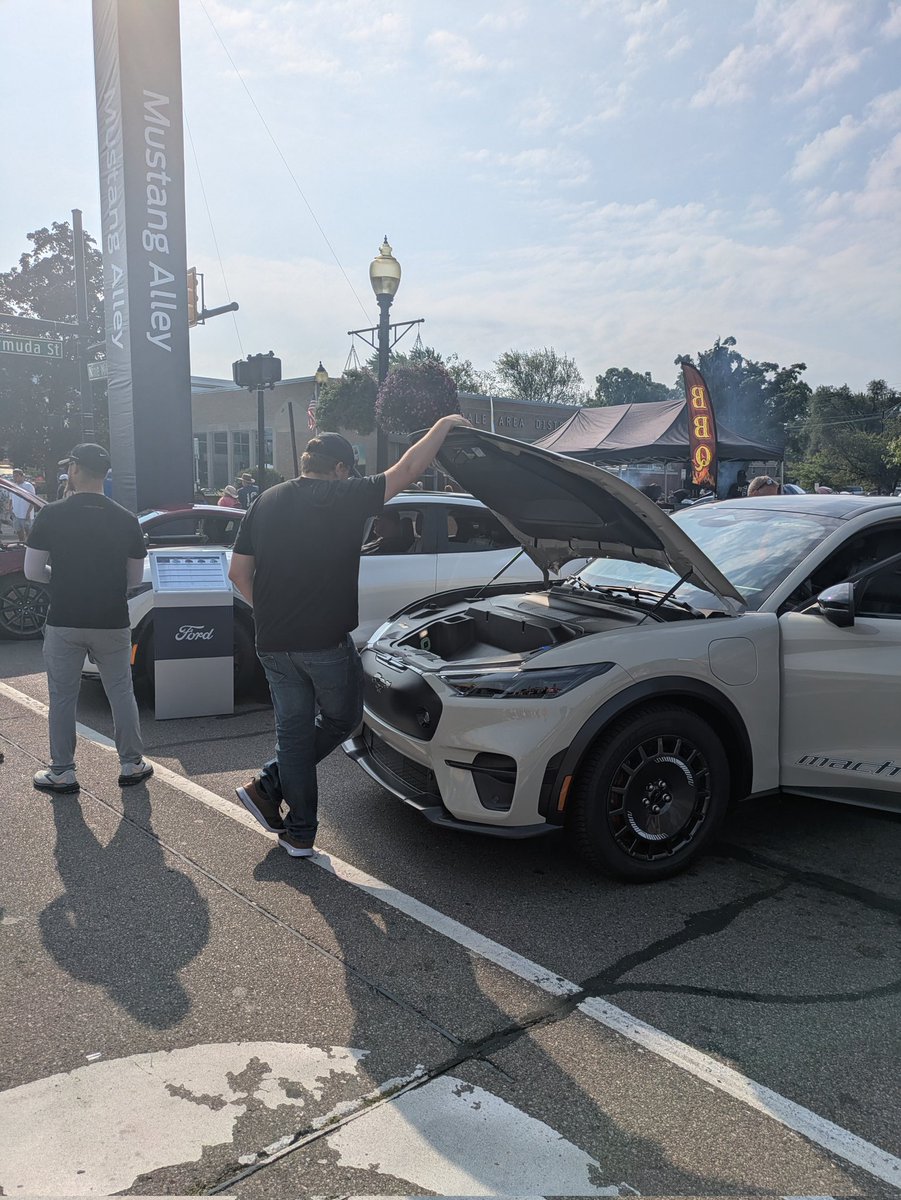 The Woodward Dream Cruise is here! We have Lance Howard live on <a href="/WWJ950/">WWJ 950</a> traffic 11a-5pm. AM 950 on the radio or listen on the free @audacy app!