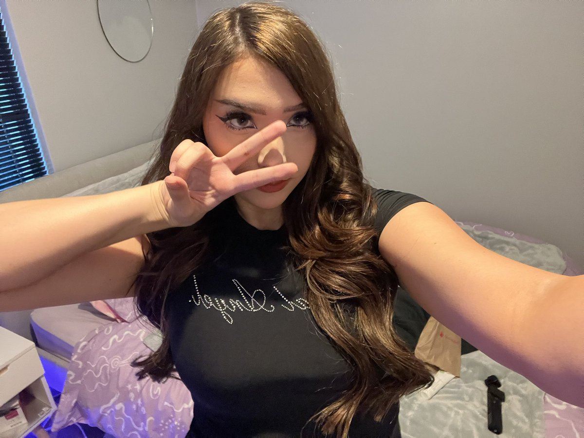 iVirtualAngel's tweet image. my new hair btw :P