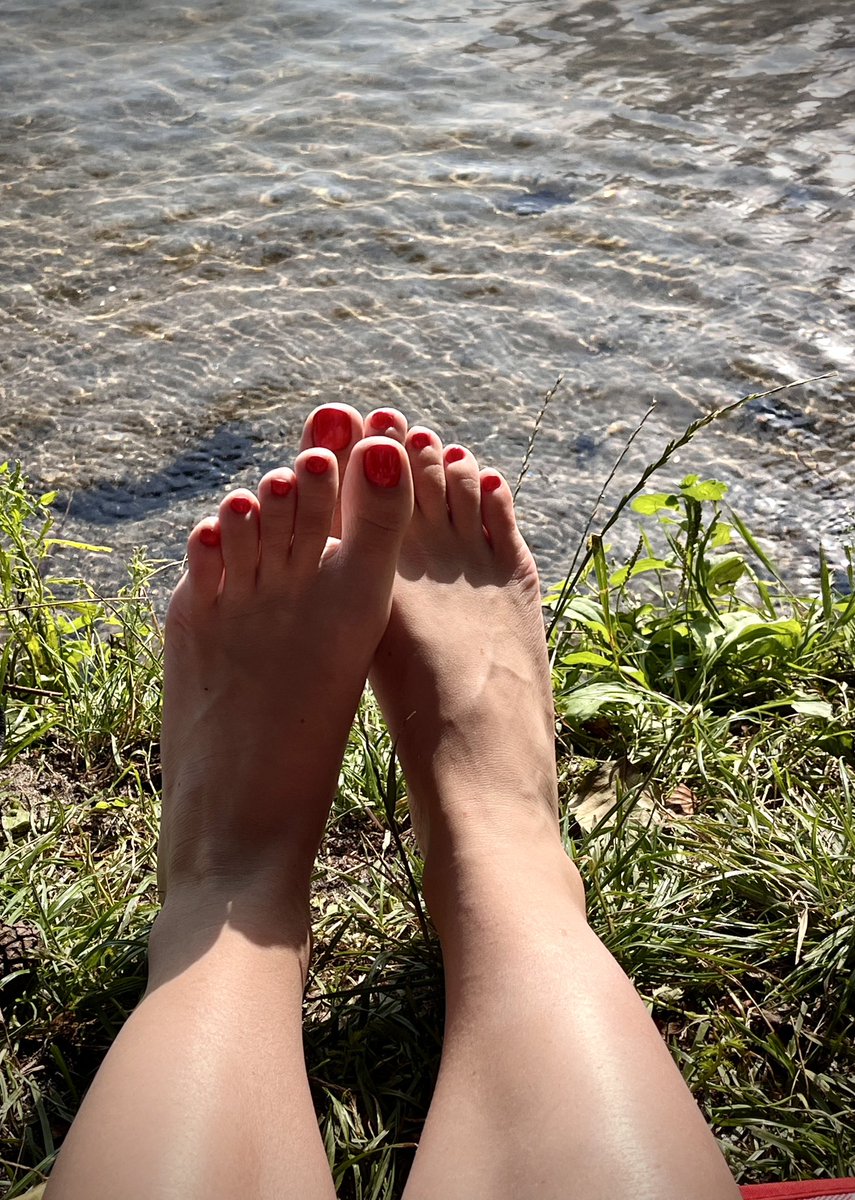 Jebane sierściuchy 🦮 wasza Bogini właśnie wypoczywa nad jeziorkiem☀️
A waszym zadaniem jest wpłacanie blikow na moje buycoffee, które jest w bio! Zrozumiano?‼️
Jezioro 
Stopy
Findom
Femdom
<a href="/rt_feet/">Feet RT PROMO (Road to 100K)</a> 
<a href="/rt_slavepromo/">RT FINDOM PROMO</a> 
<a href="/PolishFootSlave/">Polish Promo Slave🇵🇱</a> 
<a href="/RTNiewolnik/">RT Promotion👑 1,0K</a>